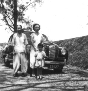 1955 Woon Poh Lin with Irene Ho and Family car
