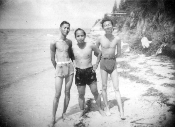 1959 Woon Khai Boon and two friends @ Beach