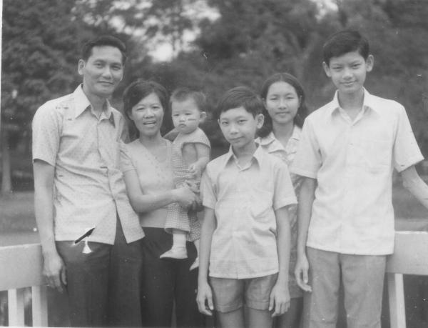 1973 Woon Khai Boon and Family at Macritche Reservoir
