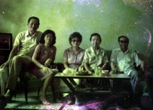 1980 Woon Poh Lin and Woon Wai Fong at Katong