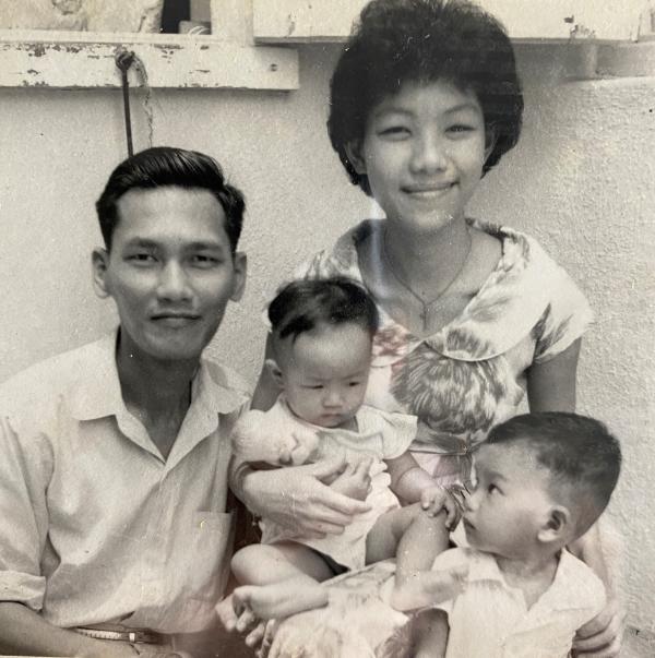 1962 Chan Yee Keng at Jurong Crescent Road Home Backyard