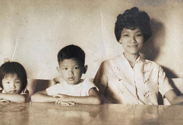 1967 Chan Yee Keng at Jurong Home Living Room