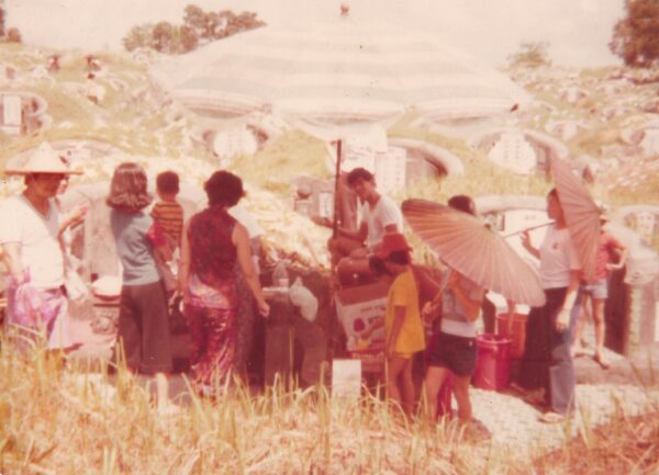 1978 Chan Family during Qing Ming10