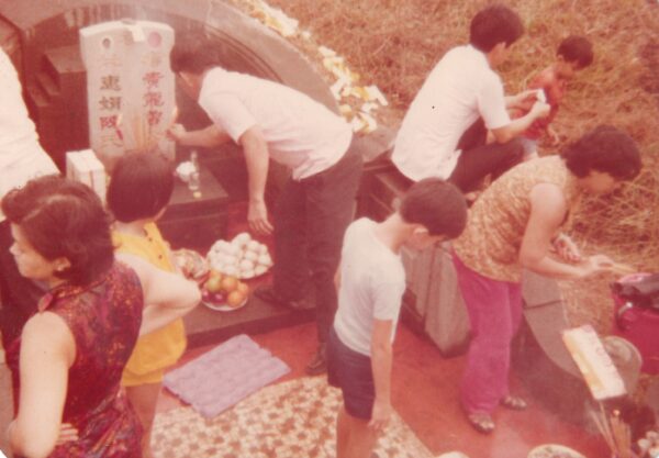 1978 Chan Family during Qing Ming5