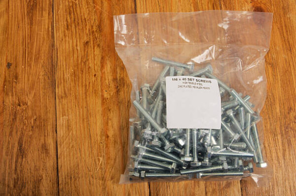 Pack of screws