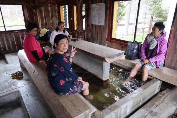 Kawayu Onsen Foot Bath (Inside view)