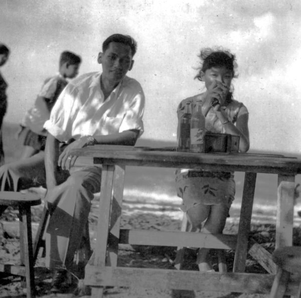 1959 Father and Mother @ Beach dating