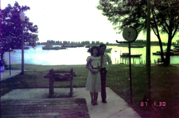 1987 Woon and Kee Families at Har Par Villa