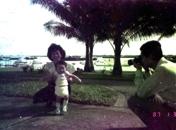 1987 Woon and Kee Families at Har Par Villa