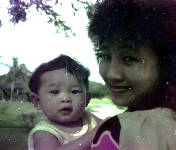 1987 Woon and Kee Families at Har Par Villa
