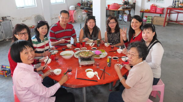 Visit our China relatives at Swatow China and enjoyed the local cusine