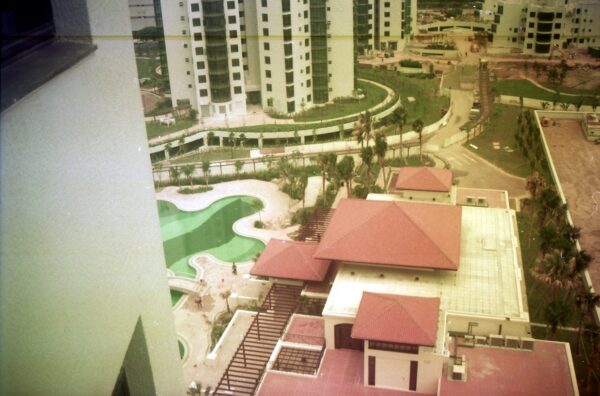 1992 Parc Oasis under construction