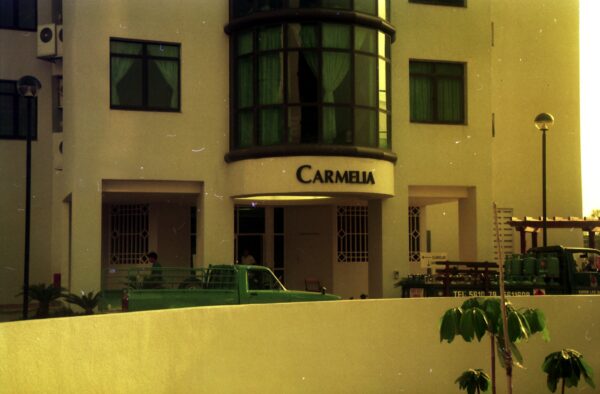 1992 Parc Oasis under construction