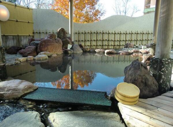 It has a large community hot bath outdoor onsen - Hotel Abashirikoso – Onsen outdoor