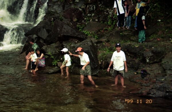 1999 Visit to Kota Tinggi Waterfalls with Lau Family